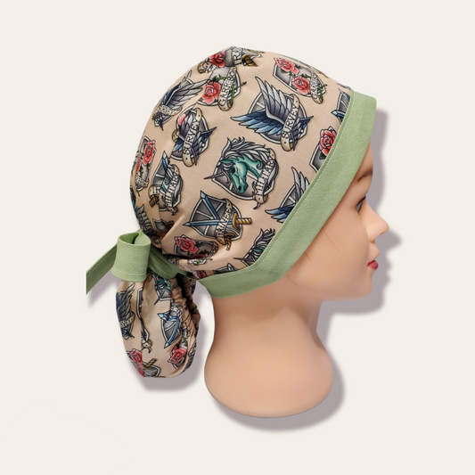 Tatuaje de gorro de fregar como escudo