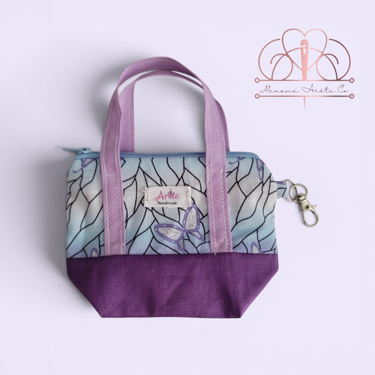 Shinobu mini tote bag keychain.